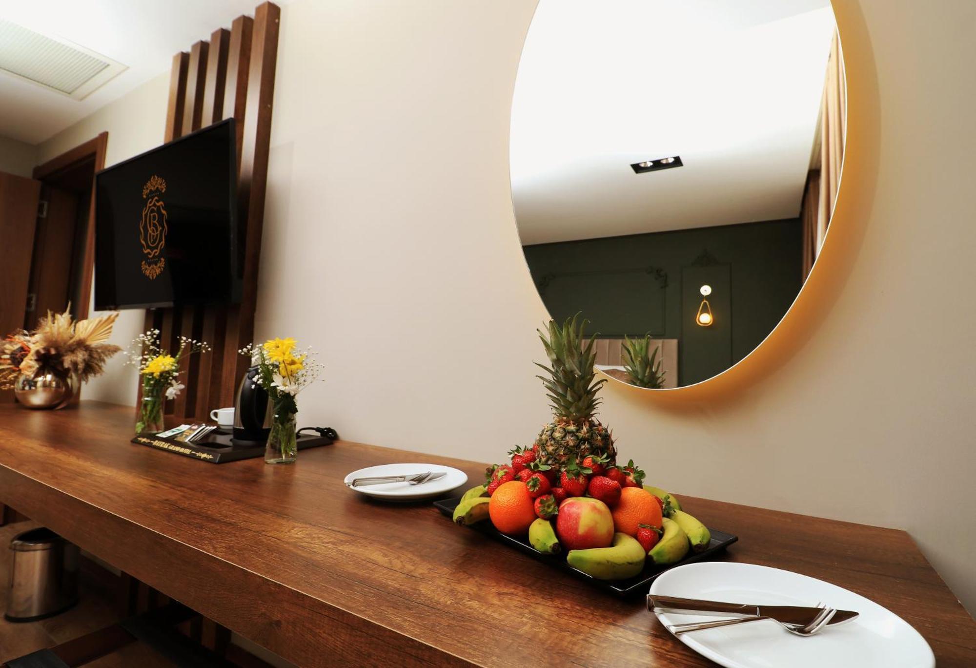 Bayrak Grand Hotel Trabzon Exterior photo